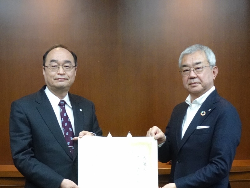 東邦銀行 100周年基金感謝状贈呈式.jpg